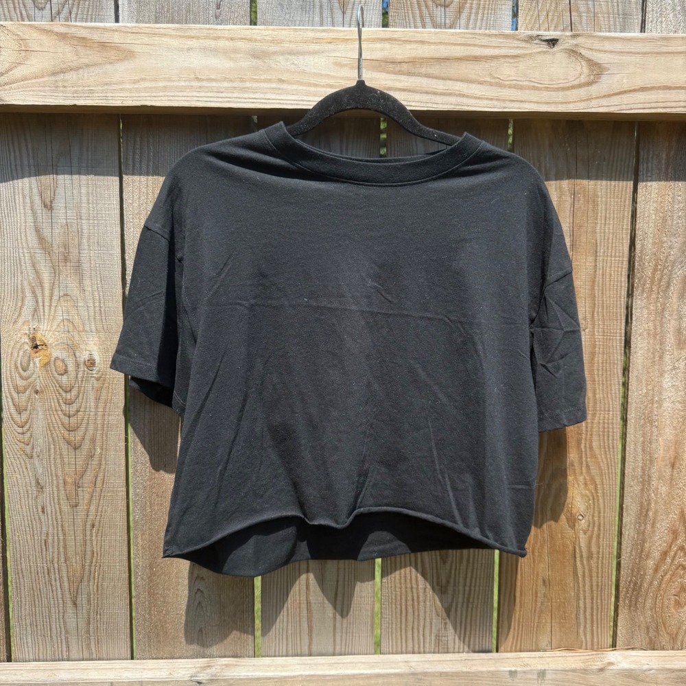 Wild Fable Womens Black Short Sleeve Crop Top Boxy Raw Hem Crew Neck Size M